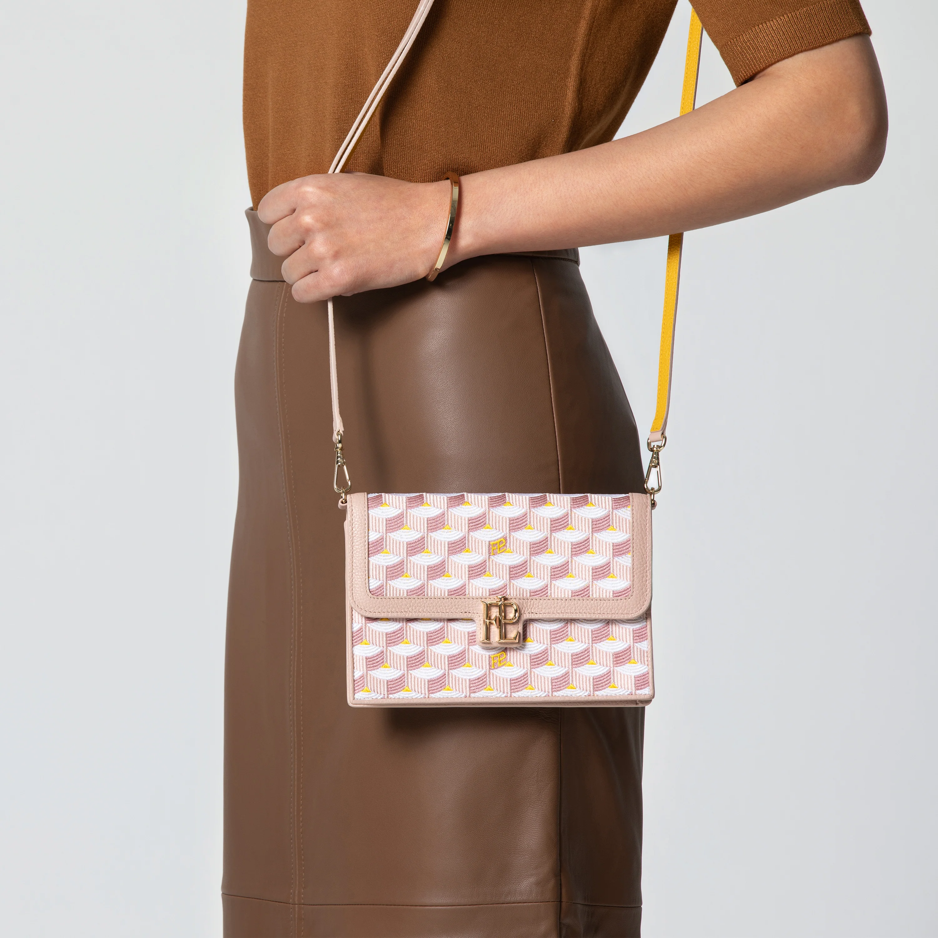 Ladies First 19 Clutch - Image 7